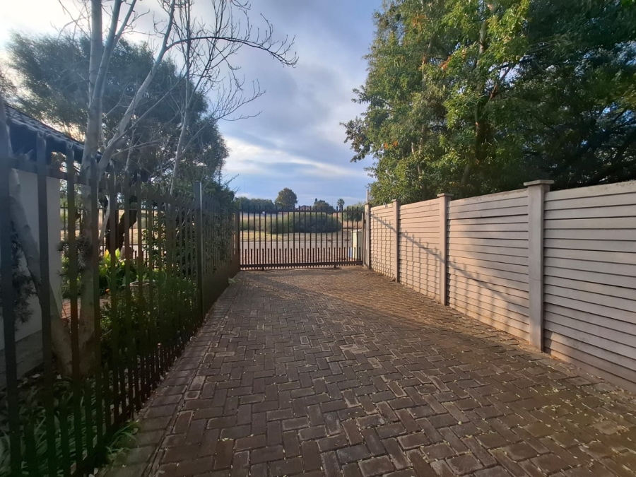 4 Bedroom Property for Sale in Pellissier Free State